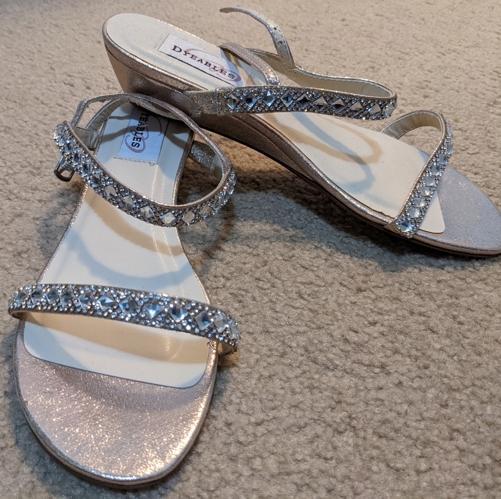 Dyables champagne sandals